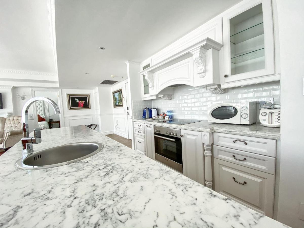 Pepperclub Hotel Cape Town Bagian luar foto A kitchen with granite countertops
