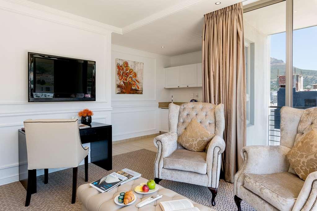 Pepperclub Hotel Cape Town Ruang foto A suite at the Cape Heritage