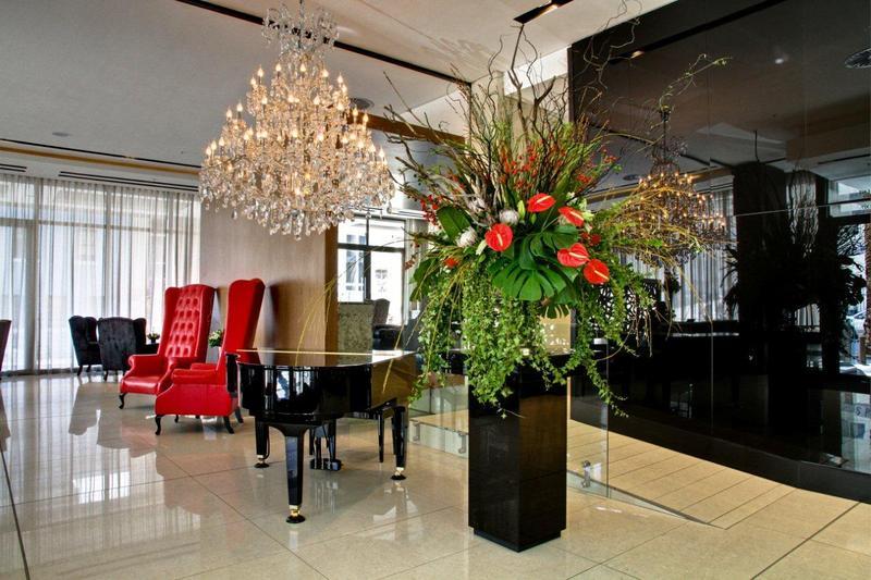 Pepperclub Hotel Cape Town Bagian luar foto The lobby of the Mandarin Oriental, Munich