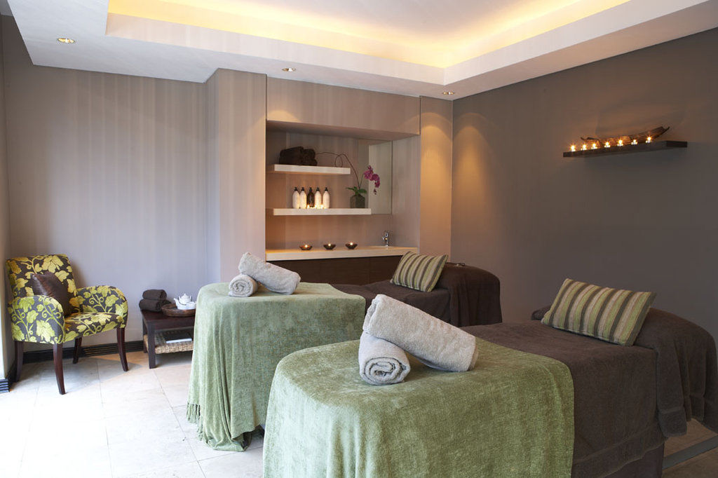 Pepperclub Hotel Cape Town Bagian luar foto A treatment room at a spa