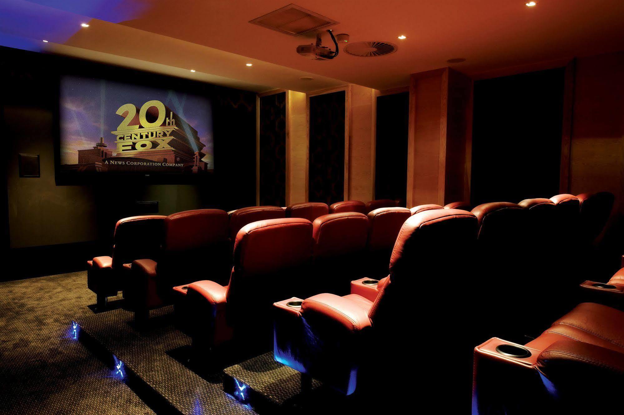 Pepperclub Hotel Cape Town Bagian luar foto A home theater